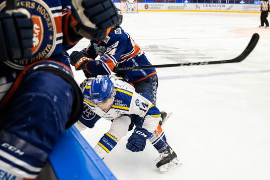 Leksands Oskar Lang och Växjös Brendan Shinnimin