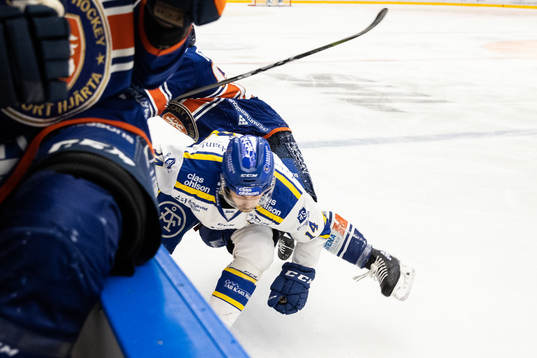 Leksands Oskar Lang och Växjös Brendan Shinnimin