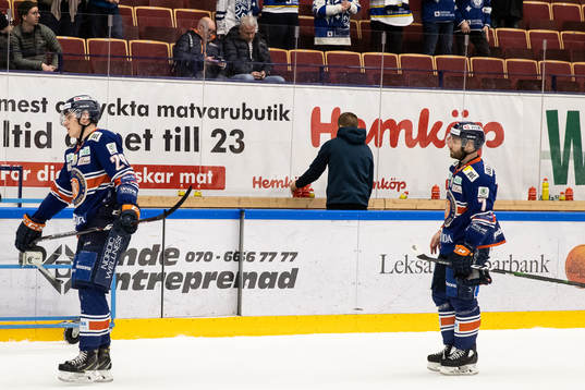 Växjös Pontus Holmberg och Jacob Micflikier deppar