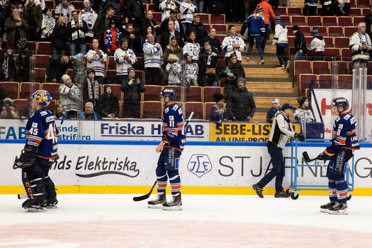 Växjös målvakt Viktor Andrén och Ilari Melart  och