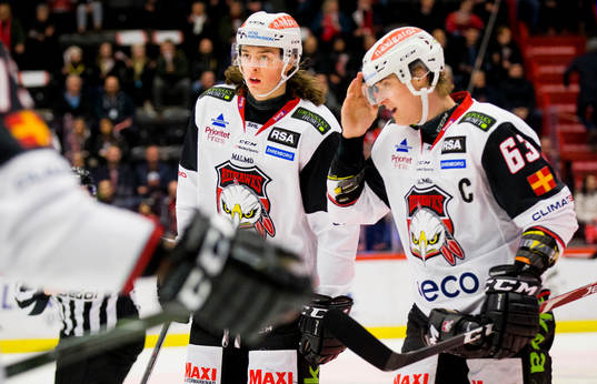 Malmö Redhawks Malte Setkov och Fredrik Händemark deppar