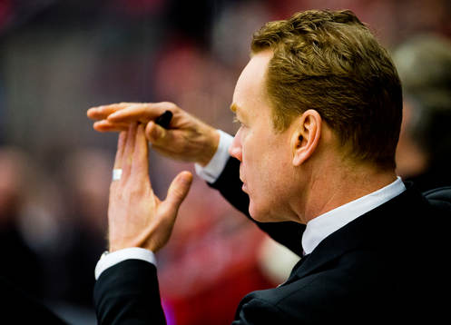 Örebros tränare Niklas Eriksson tar time out