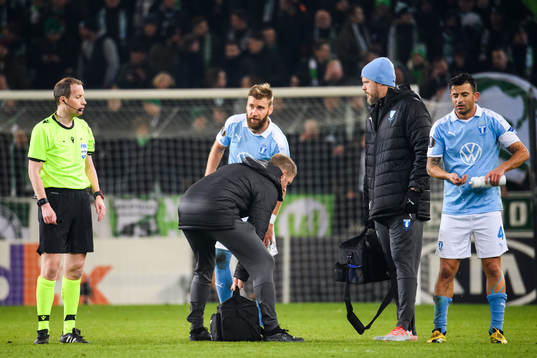 Rasmus Bengtsson of Malmö FF is injured and get's looked
