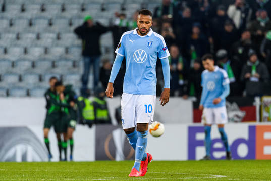 Isaac Kiese Thelin of Malmö FF looks dejected