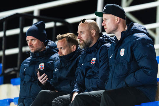 Martin Sjögren, head coach of Norway (second from the