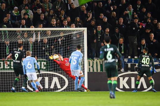 Goalkeeper Johan Dahlin of Malmö FF