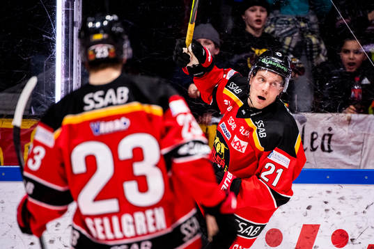 Luleås Juhani Tyrväinen jublar