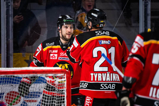 Luleås Konstantin Komarek jublar