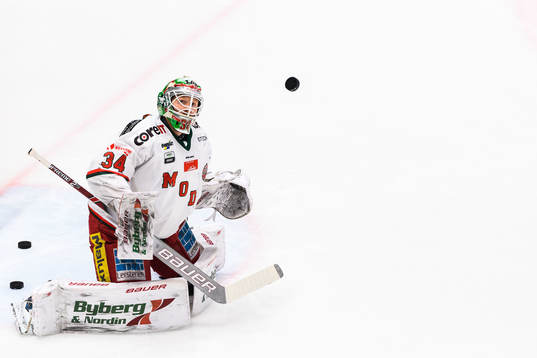 Modos målvakt Erik Hanses