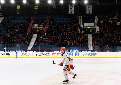 Modos Patrik Karlkvist jublar