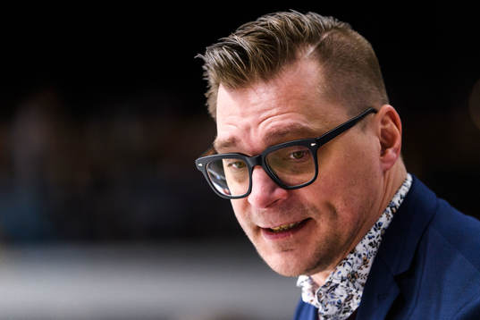 Modos tränare Björn Hellkvist