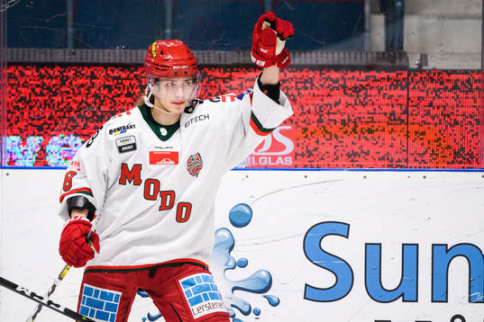 Modos Iikka Kangasniemi jublar