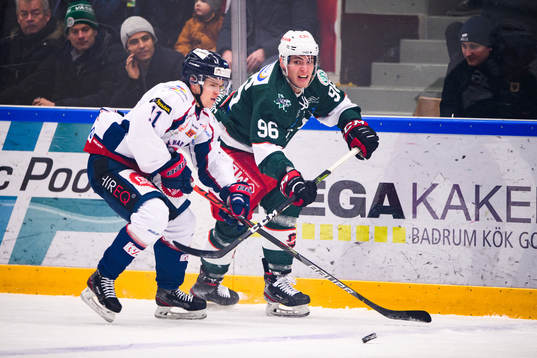 Halmstads Erik Åhlén och Väsbys Lubomir Fetkovic