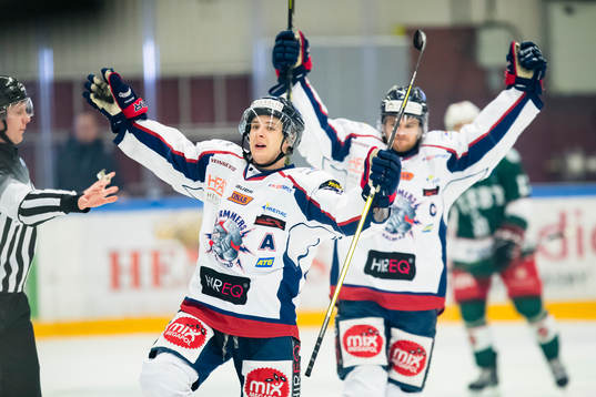 Halmstads Martin Pärna jublar