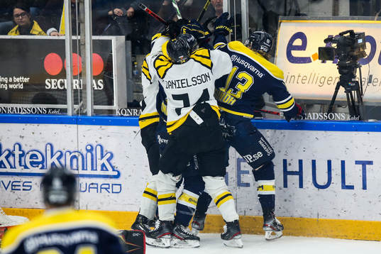 Brynäs Anton Rödin och Nicklas Danielsson i bråk med