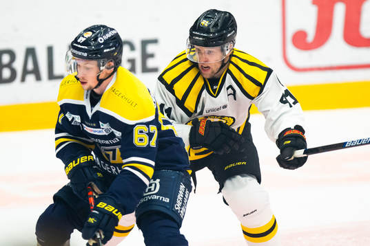 s Christoffer Törngren och Brynäs Greg Scott