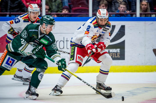 Färjestads Per Åslund mot Malmö Redhawks Helge Grans