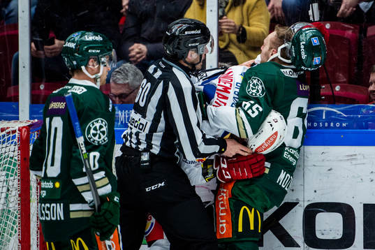 Malmö Redhawks Fredrik Händemark och Färjestads Vojtech