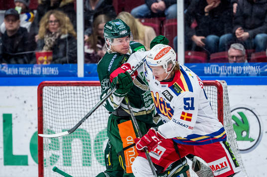 Färjestads Michael Latta mot Malmö Redhawks Emil