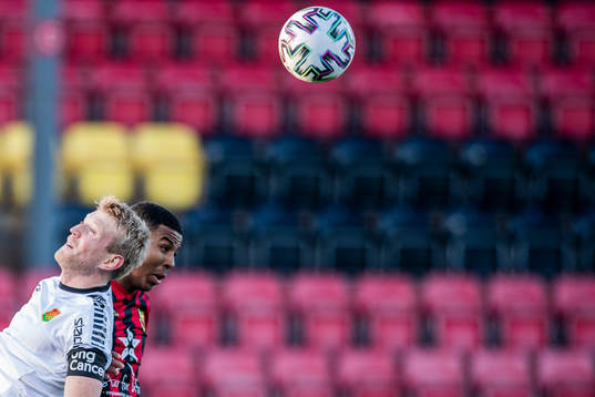 GAIS Carl Elfgren Nyström och Östersunds Nebiyou Perry