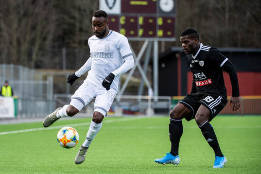 IFK Göteborgs Nzuzi Toko och Sollentunas Junior Kamana Wa