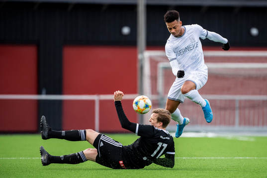 Sollentunas Anton Johanson och IFK Göteborgs Tobias Sana