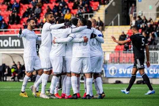 IFK Göteborgs spelare jublar