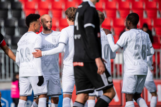 IFK Göteborgs Robin Söder jublar med lagkamrater