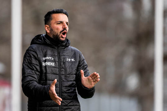 IFK Göteborgs tränare Poya Asbaghi