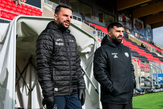IFK Göteborgs tränare Poya Asbaghi och Sollentunas