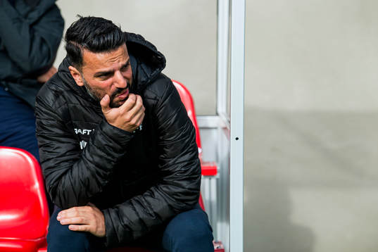 IFK Göteborgs tränare Poya Asbaghi före fotbollsmatchen