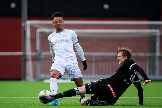 Sollentunas Anton Johanson och IFK Göteborgs Tobias Sana