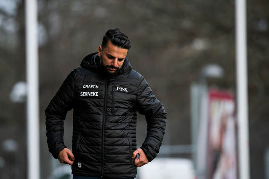 IFK Göteborgs tränare Poya Asbaghi