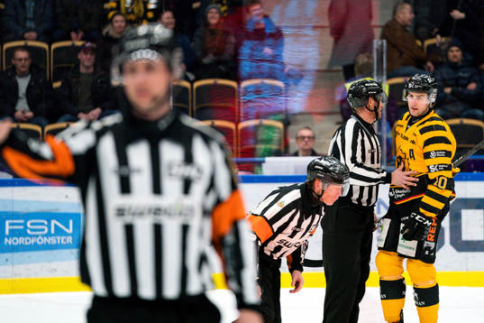 Skellefteås Joakim Lindström var arg på domare Patric