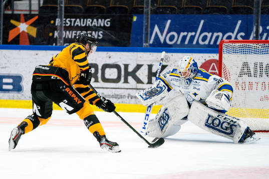 Skellefteås Joakim Lindström gör 6-2 på Leksands