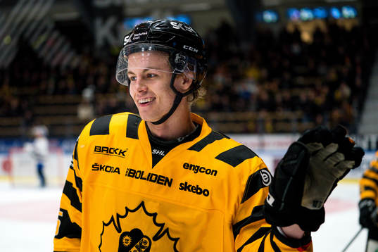 Skellefteås Philip Broberg jublar