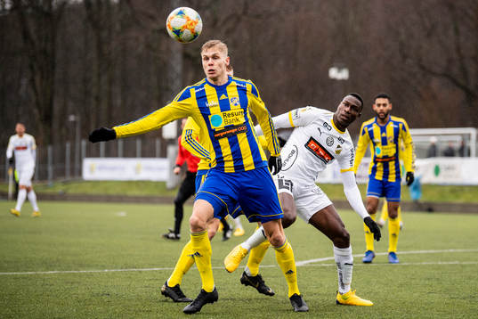 Eskilsminnes Jonatan Persson och Häckens Godswill Ekpolo