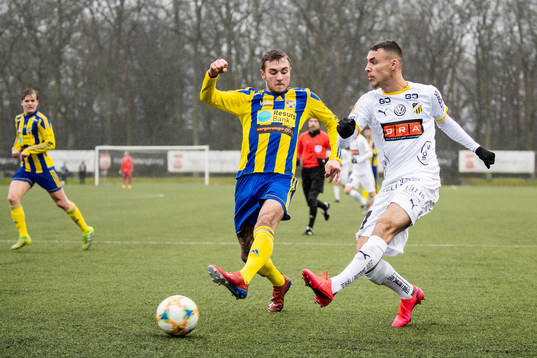 Eskilsminnes Casper Seger och Häckens Ali Youssef