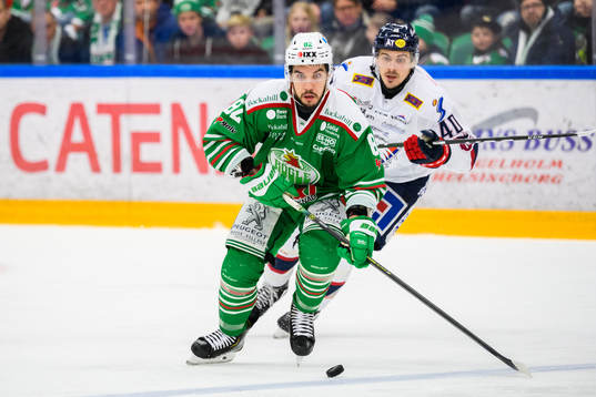 Rögles Chris Desousa och Linköpings Adam Helewka