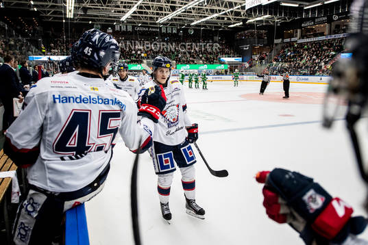 Linköpings Henrik Törnqvist jublar