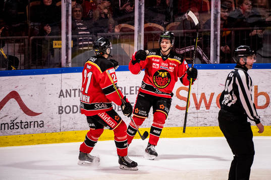 Luleås Isac Brännström (h) jublar