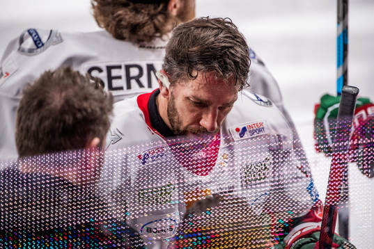 Frölundas Joel Lundqvist får läkarvård