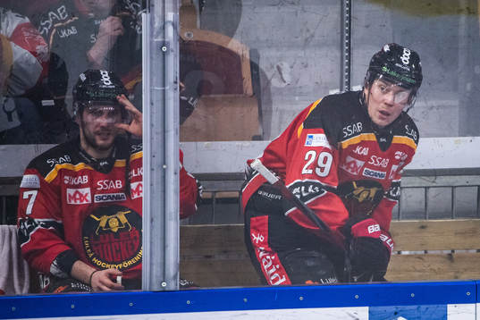 Luleås Konstantin Komarek och Erik Gustafsson i