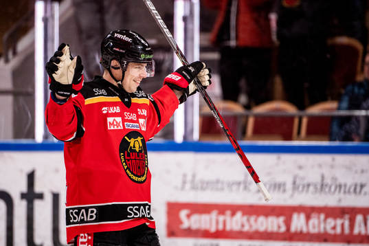 Luleås Erik Gustafsson jublar
