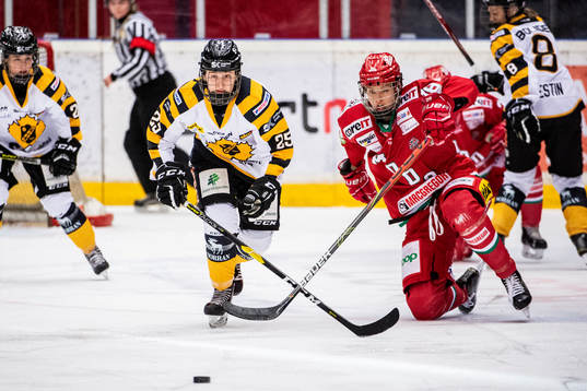 Skellefteås Amanda Brännström och Modos Lore Baudrit