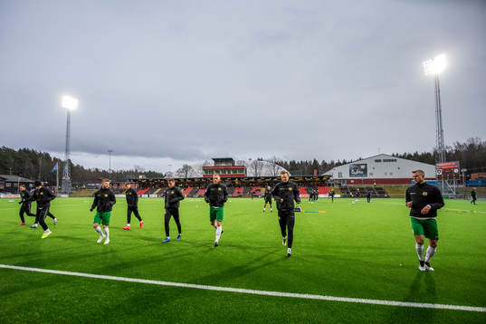 Hammarbys spelare värmer upp