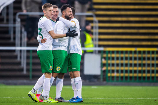 Hammarbys Imad Khalili jublar med lagkamrater