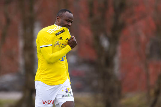 Falkenbergs Nsima Peter deppar