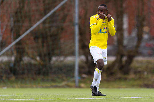 Falkenbergs Nsima Peter deppar
