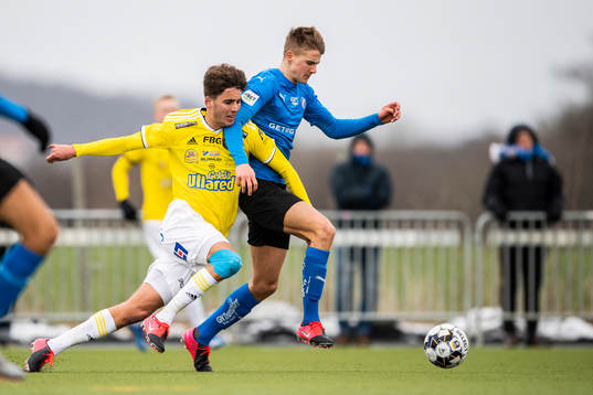 Falkenbergs Matthew Garbett och Halmstads Erik Ahlstrand